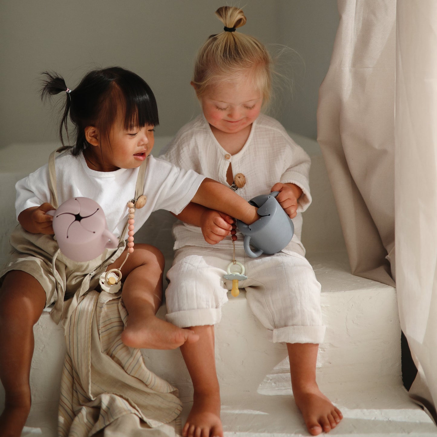 FRIGG Daisy Night Natural Rubber Pacifier 2-Pack {Drop Ship}