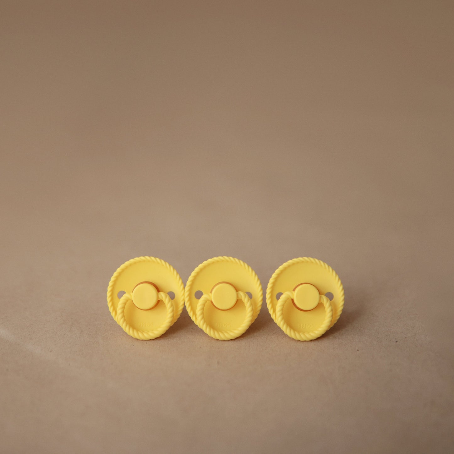 FRIGG Rope/Daisy Natural Rubber Pacifier (Sunflower/Fuchsia) 2-Pack (6-18 Months) {Drop Ship}