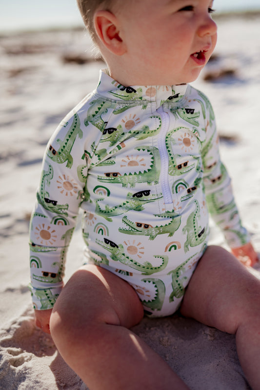 Sunny Snaps  - (SNAP RASH GUARD)