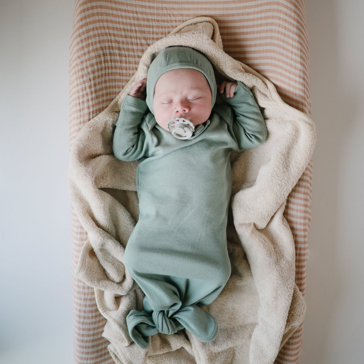 Ribbed Baby Bonnet {Drop Ship}
