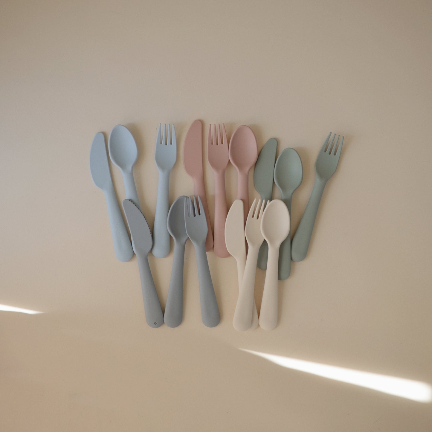 Dinnerware Cutlery Set {Drop Ship}