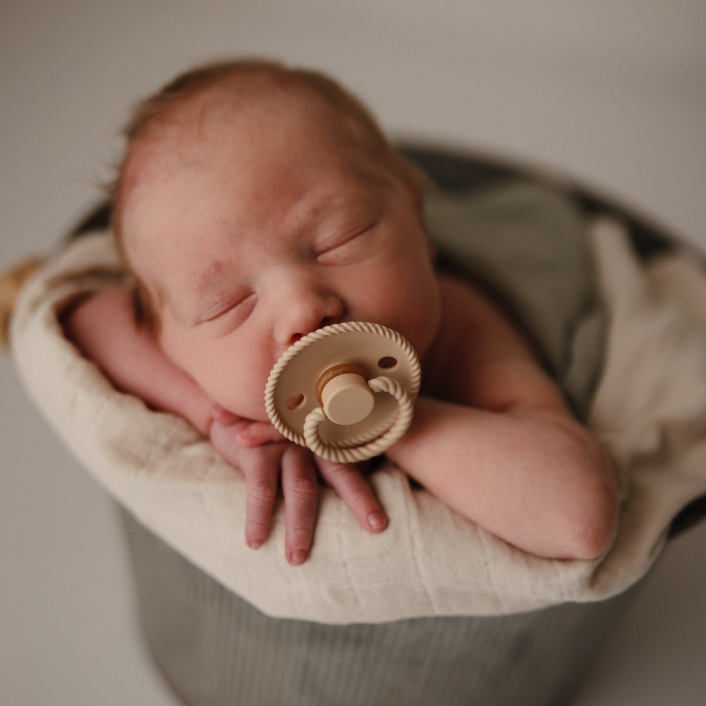 FRIGG Rope Natural Rubber Pacifier 2-Pack {Drop Ship}