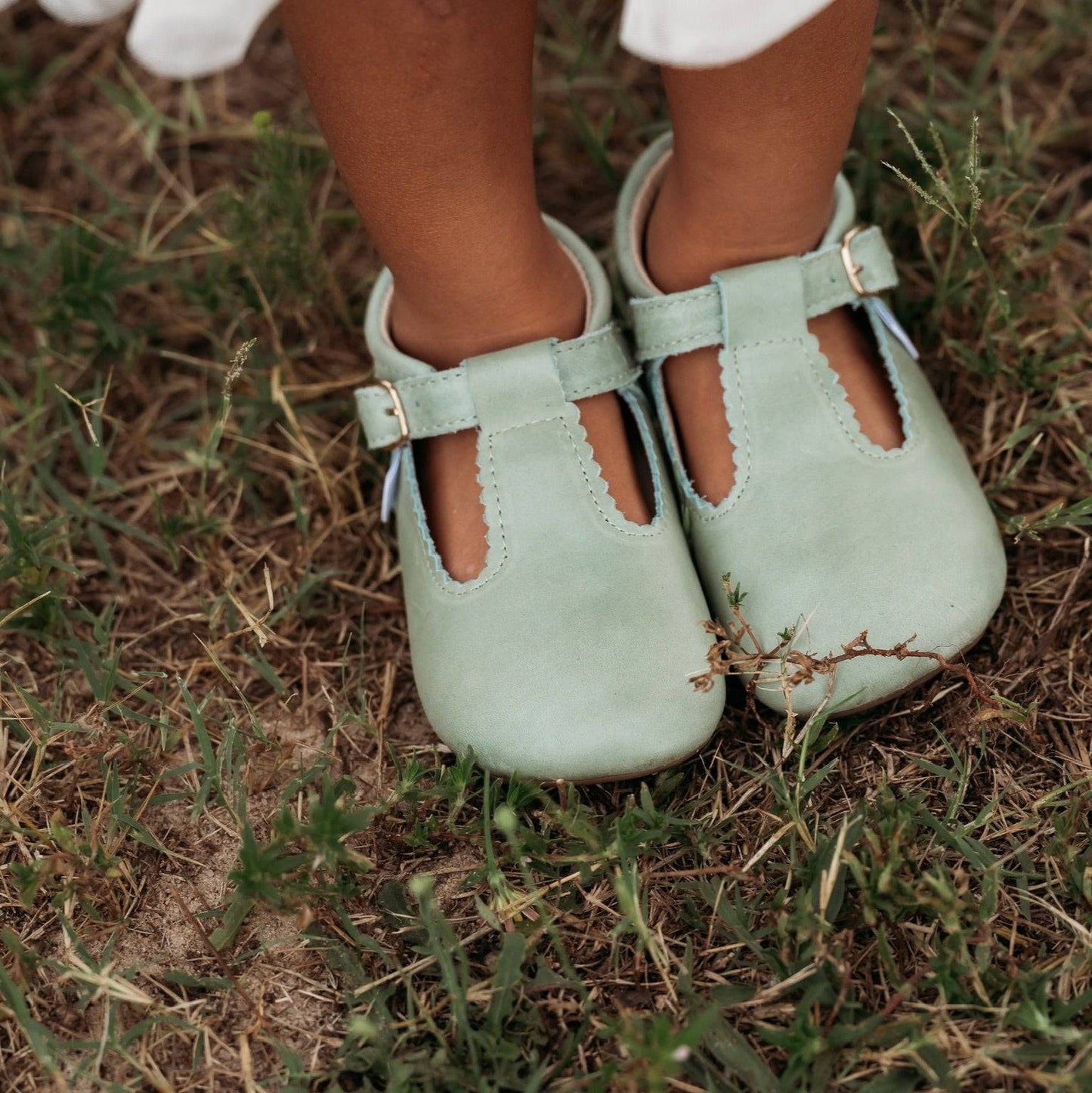 The T Bar {Premium Leather} {DROP SHIP}
